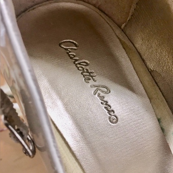 CHARLOTTE RUSSE SANDALS - Picture 4 of 8